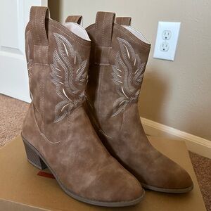 SHEIN Tan Embroidered Heeled Boots